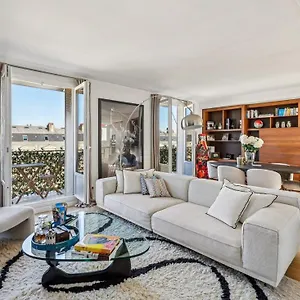 Avenue Montaigne Appartement Paris